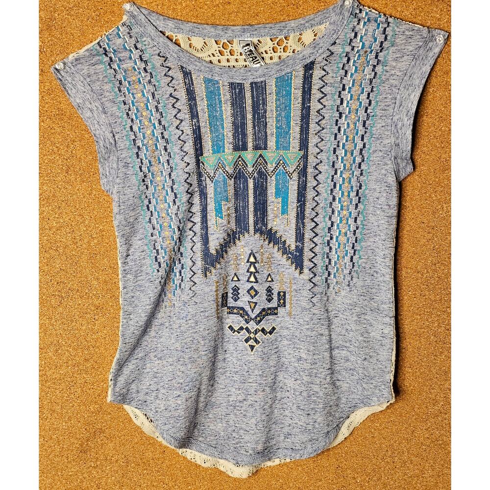 Beautees Ash Blue Tribal With White Lace Back Short Sleeve Shirt Top Size Small